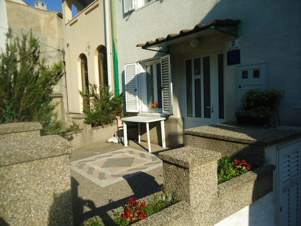 Apartment Filip Vrbnik Extérieur photo
