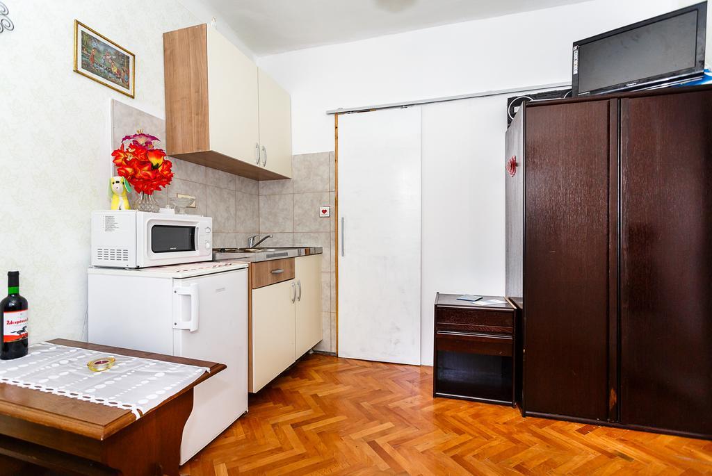 Apartment Filip Vrbnik Extérieur photo